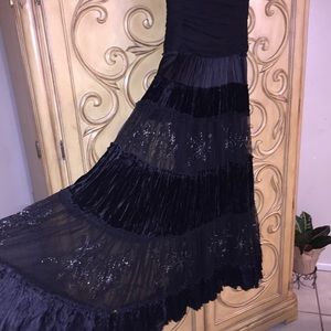 Very elegant dress perfect for the holidays